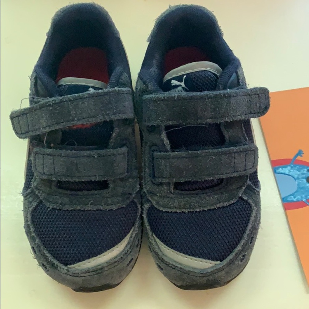 Boys tennis shoes